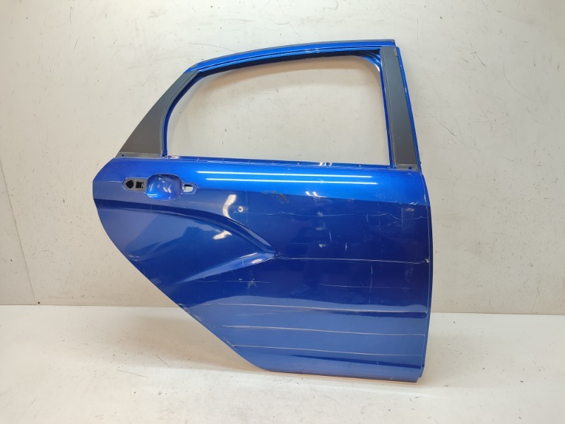 Дверь задняя правая