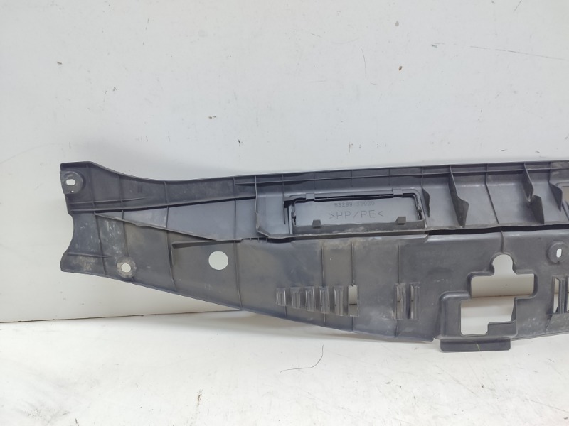 Кожух замка капота