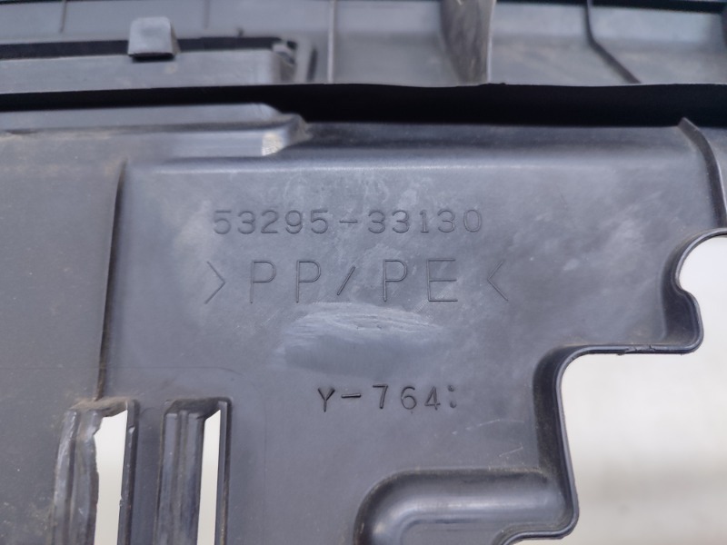 Кожух замка капота