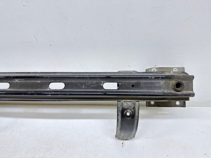 Усилитель заднего бампера