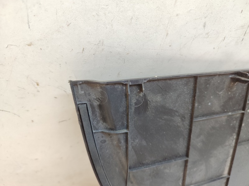 Кожух замка капота