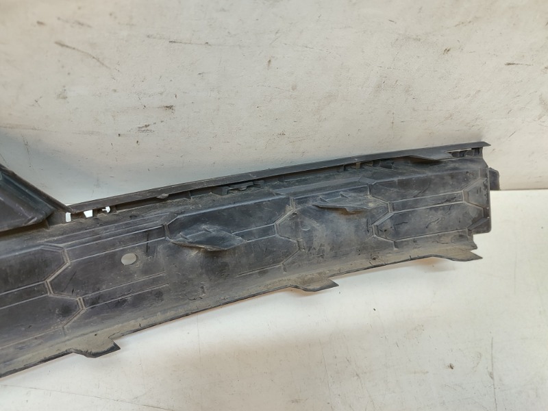 Рамка противотуманной фары правой