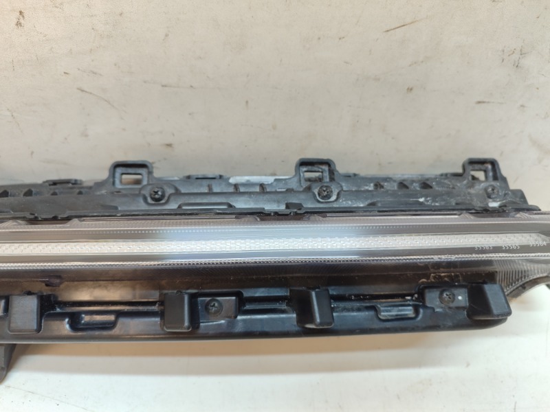 Фара дневного света правая (ходовые огни)