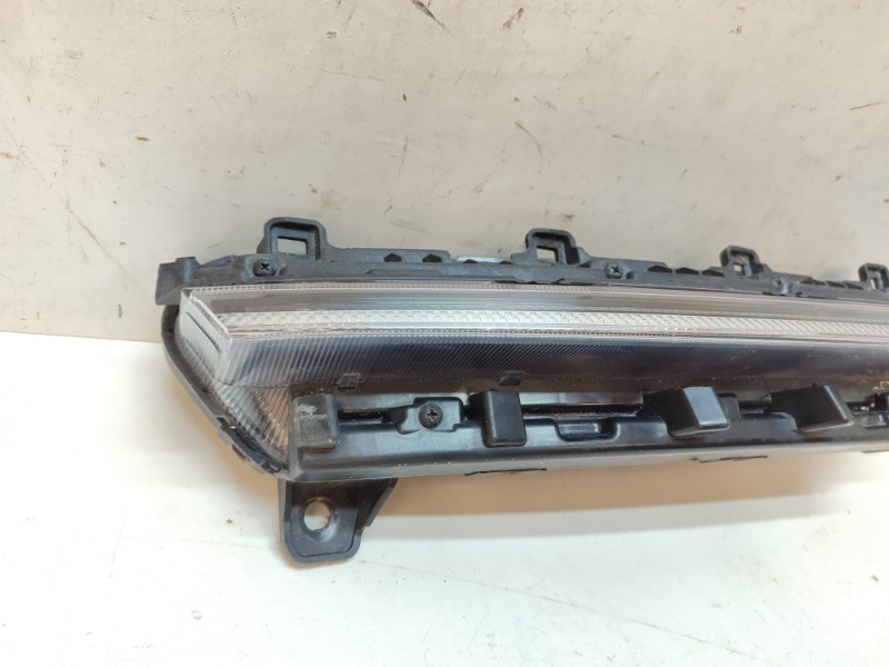 Фара дневного света правая (ходовые огни)