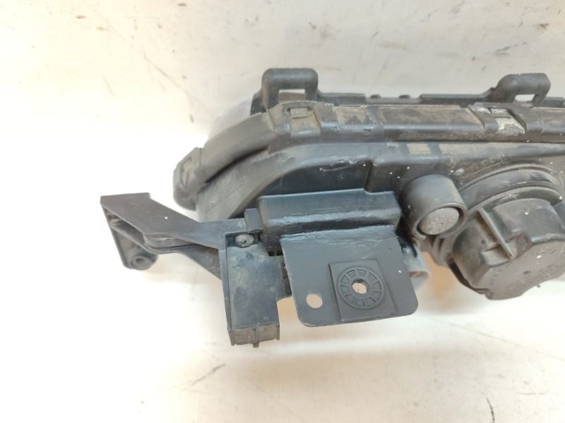 Фара дневного света правая (ходовые огни)