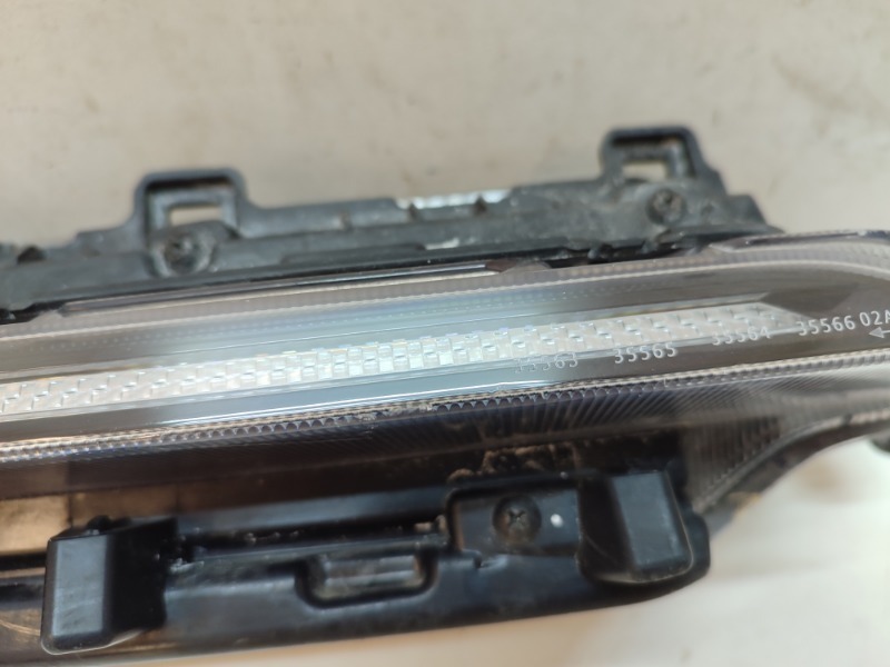 Фара дневного света правая (ходовые огни)