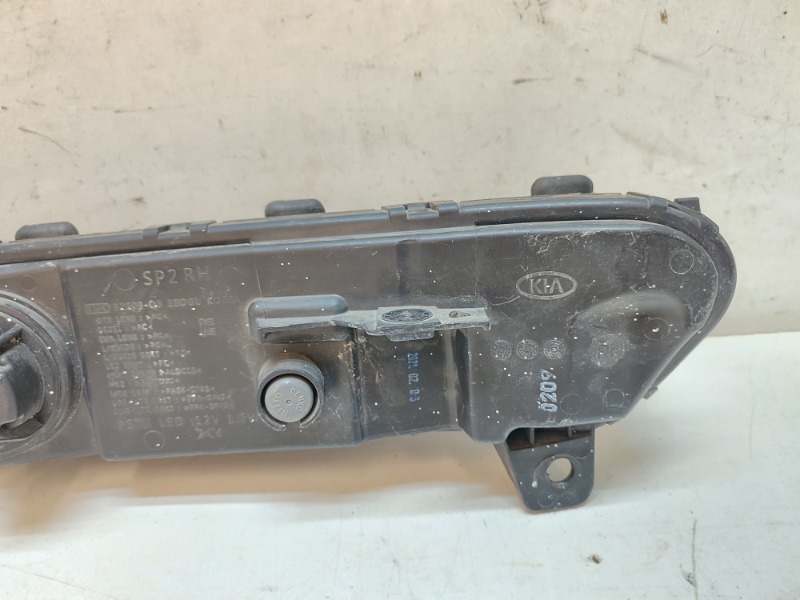 Фара дневного света правая (ходовые огни)