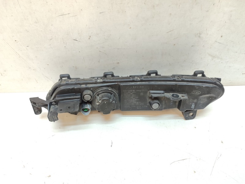 Фара дневного света правая (ходовые огни)