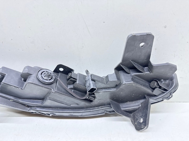 Фара дневного света левая (ходовые огни)