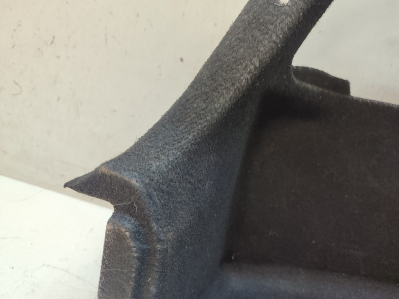 Обшивка багажника