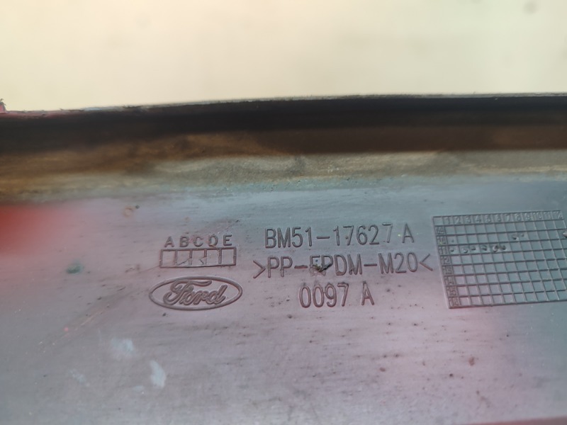 Спойлер переднего бампера правый