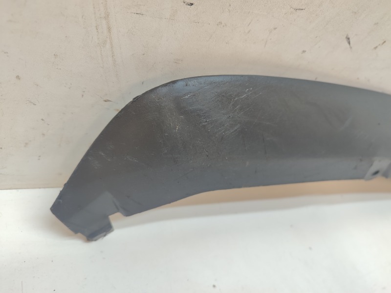 Спойлер переднего бампера правый