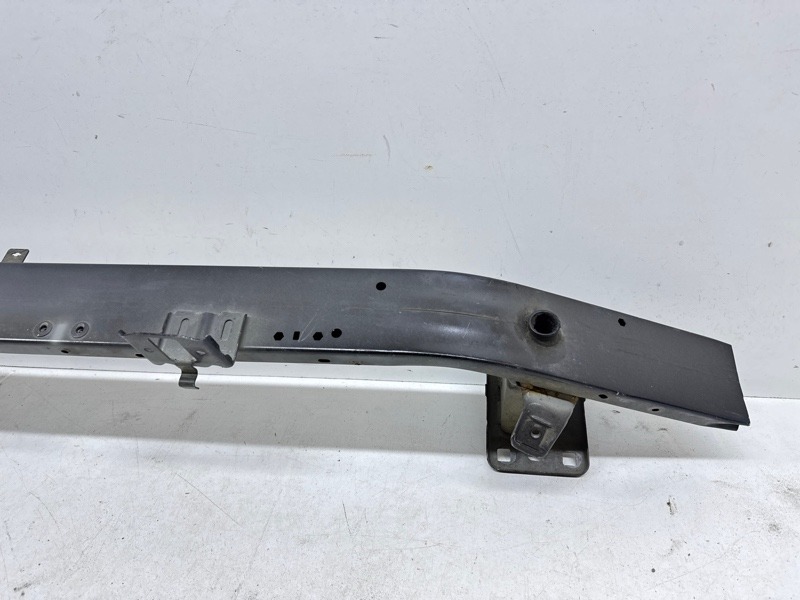 Усилитель переднего бампера