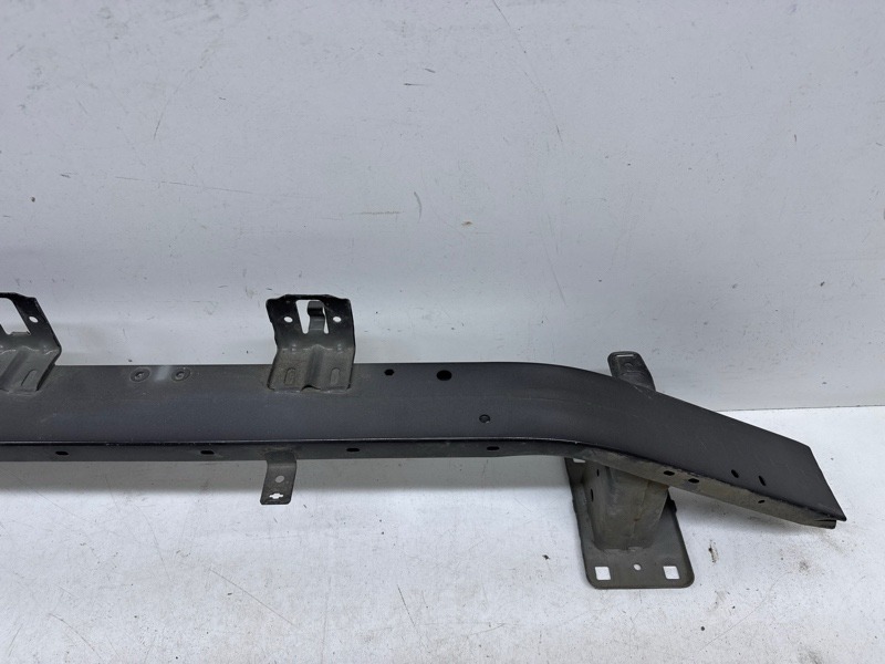 Усилитель переднего бампера