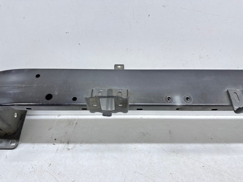 Усилитель переднего бампера