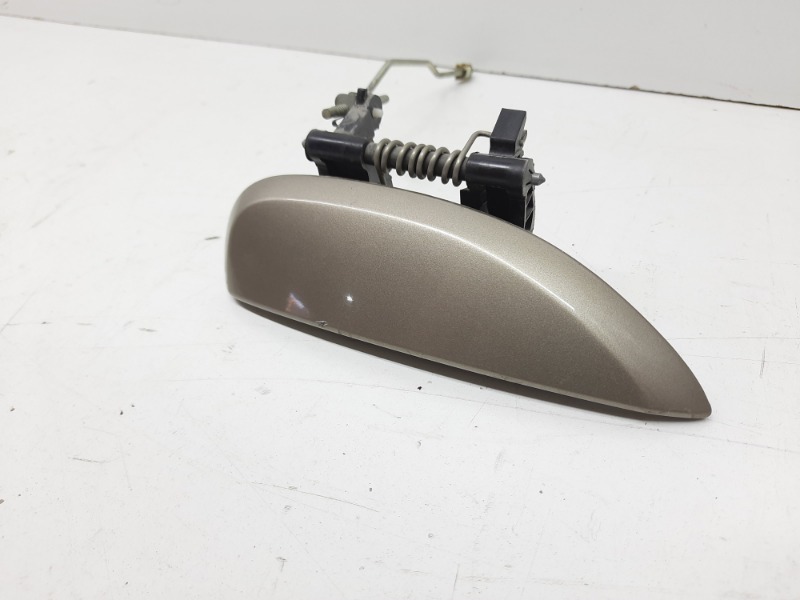 Ручка двери передней наружная правая