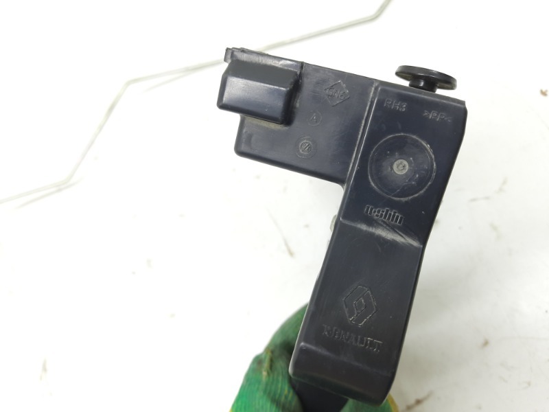 Замок двери передней правой