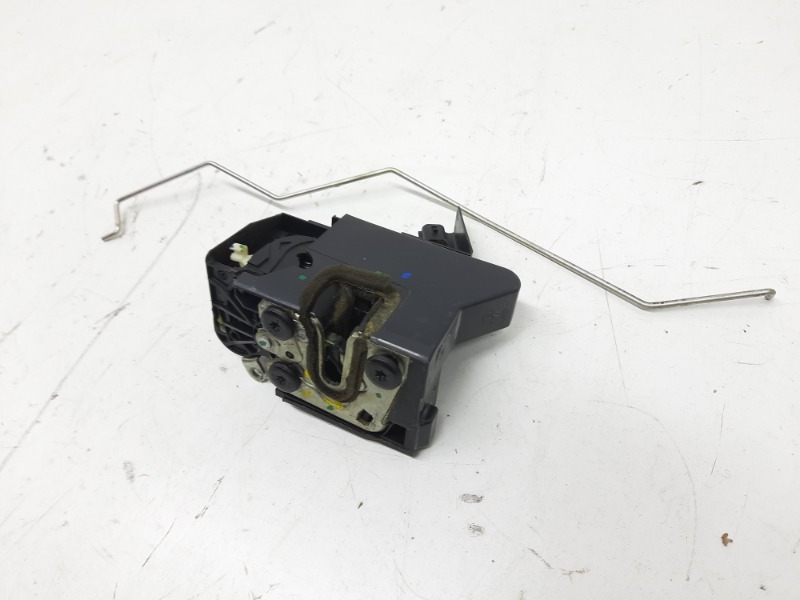 Замок двери передней правой