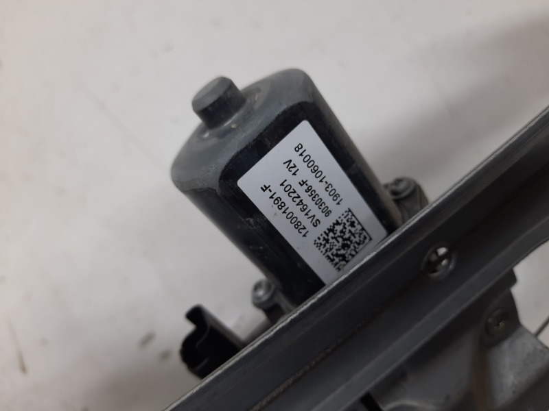 Стеклоподъемник электр. передний правый