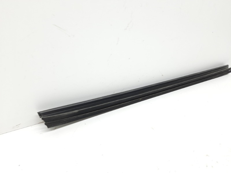 Уплотнитель стекла двери