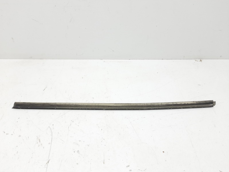 Уплотнитель стекла двери