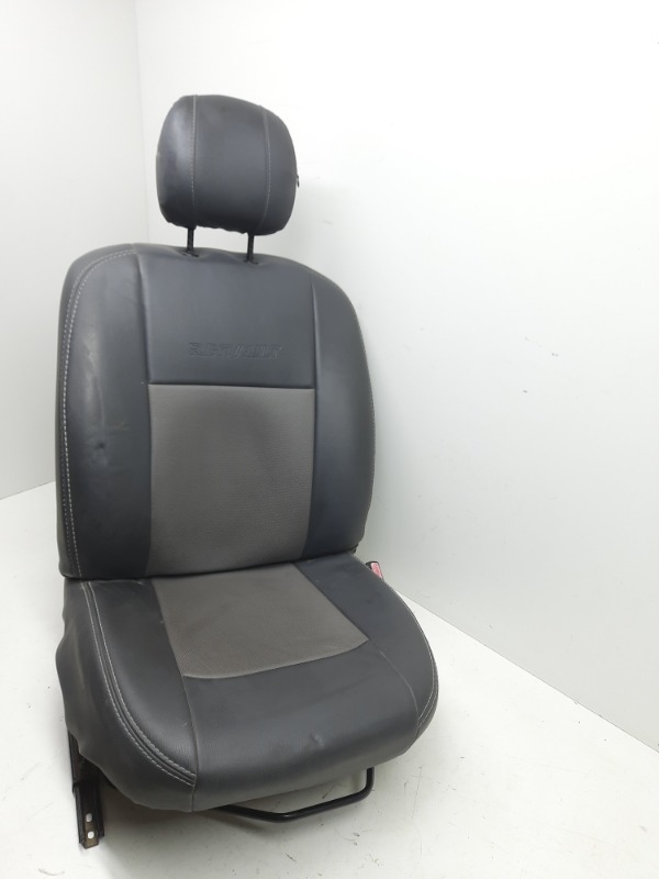 Сиденье переднее правое