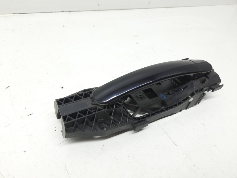 Ручка двери передней наружная правая