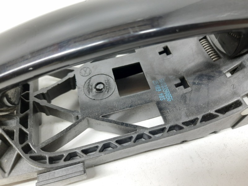 Ручка двери передней наружная правая