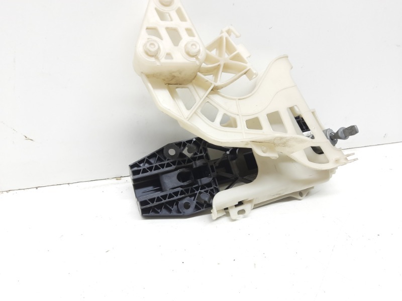 Ручка двери передней наружная левая