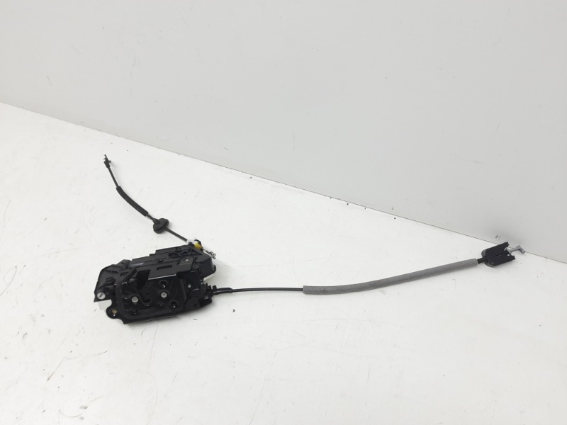 Замок двери задней левой