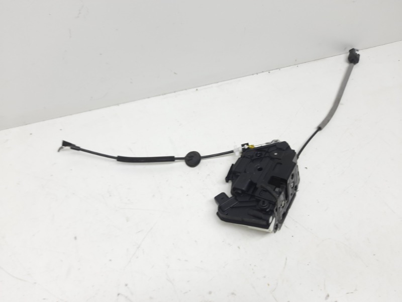 Замок двери задней левой