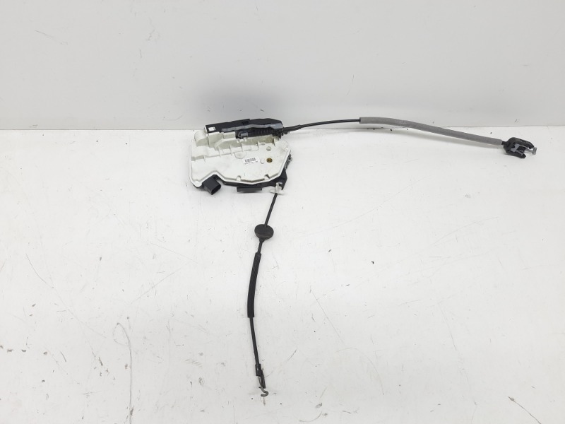 Замок двери задней левой