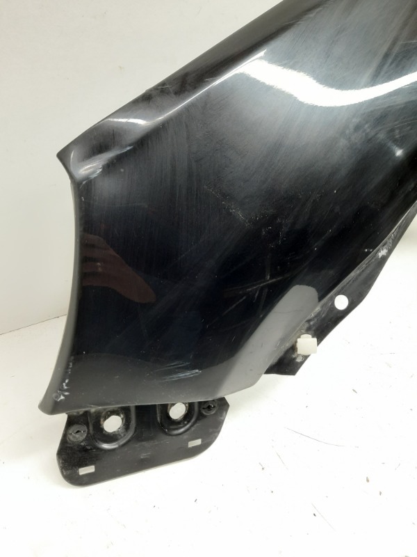 Крыло переднее левое