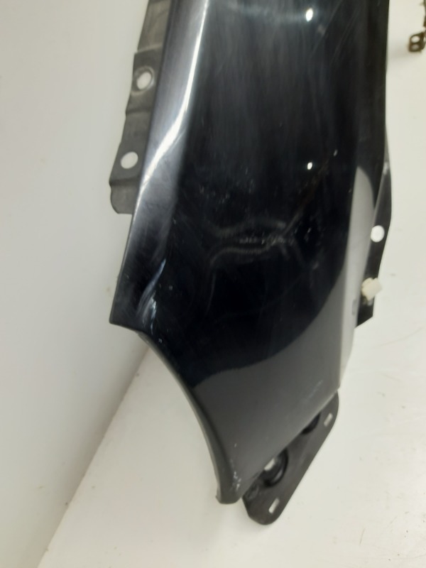 Крыло переднее левое