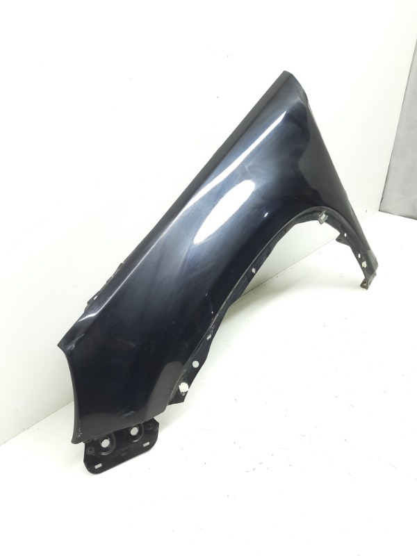 Крыло переднее левое