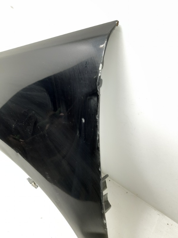 Крыло переднее левое