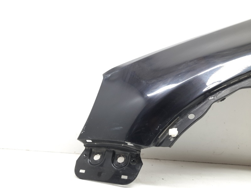 Крыло переднее левое