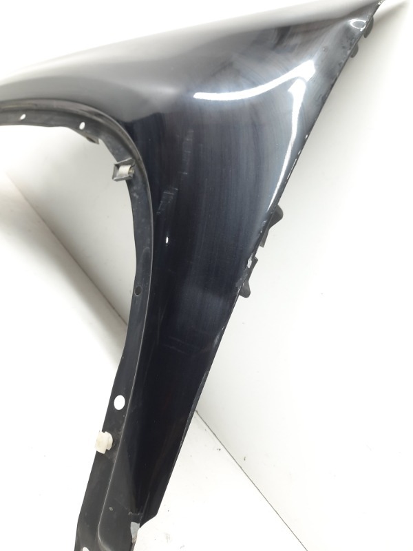 Крыло переднее левое