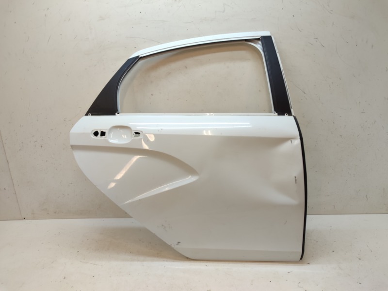 Дверь задняя правая