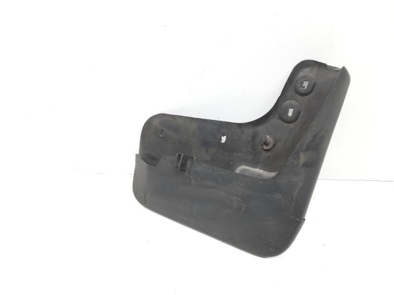 Брызговик передний правый