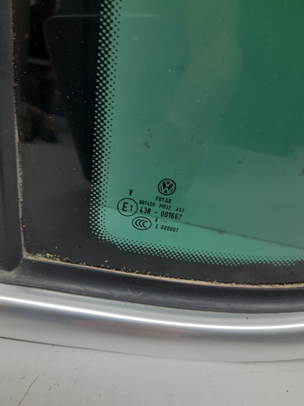 Стекло боковое