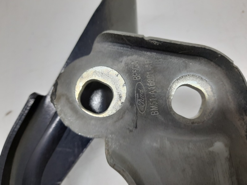 Петля капота левая