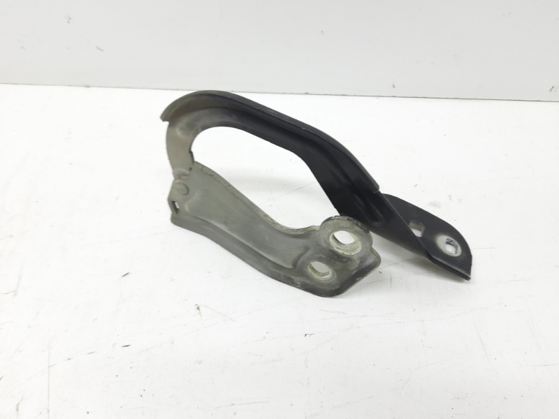 Петля капота левая