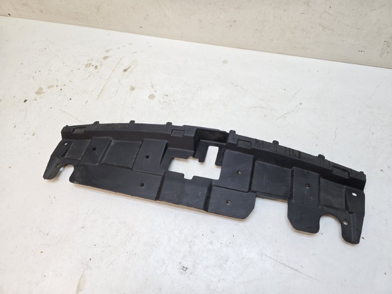 Кожух замка капота