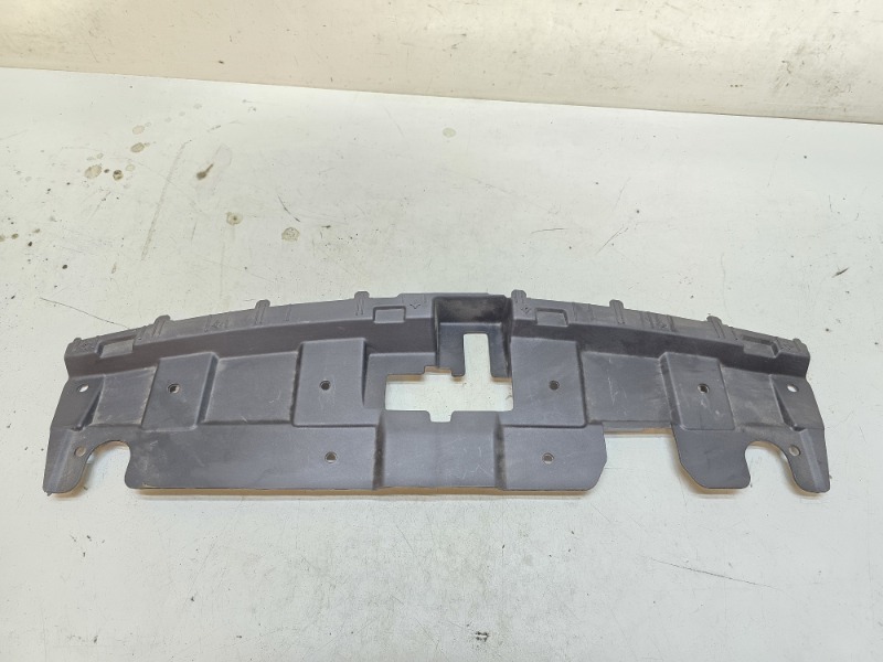 Кожух замка капота