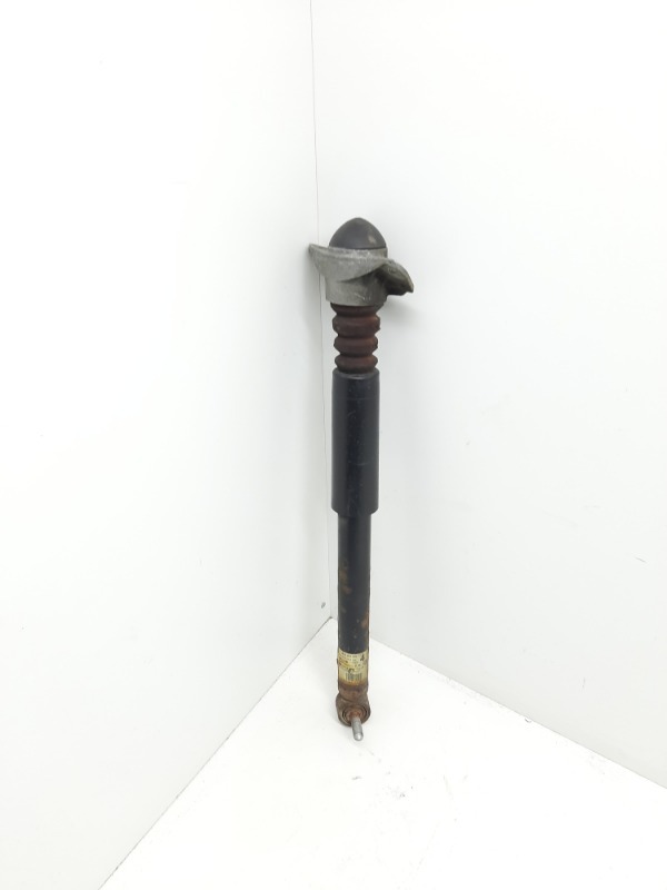 Амортизатор задний правый