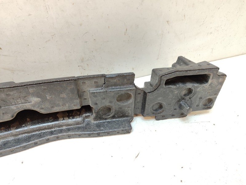 Наполнитель переднего бампера