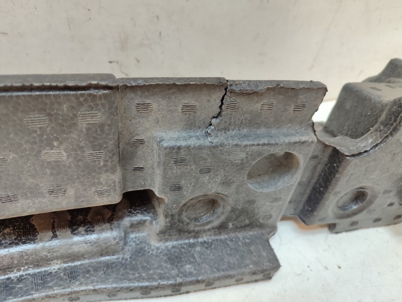 Наполнитель переднего бампера