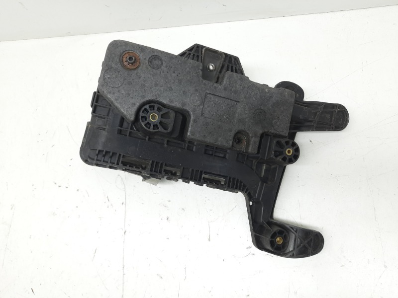 Площадка под аккумулятор (АКБ)