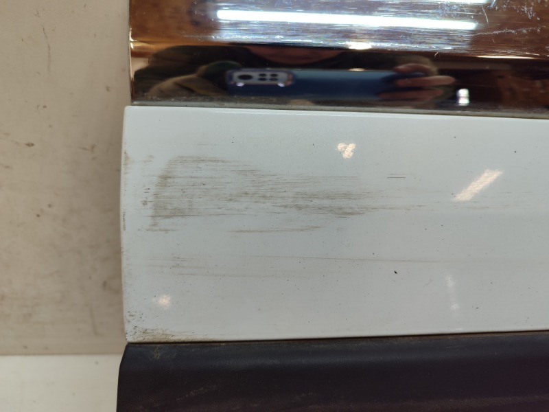 Накладка двери передней правой